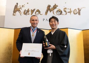 画像1: [Kura Master2026に最高賞プレジデント賞]　七賢　スパークリング日本酒  星ノ輝　720ml　[化粧箱入]