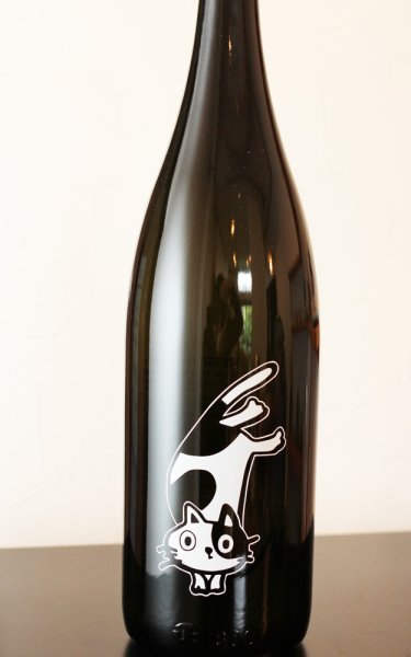 画像1: [芋焼酎]　芳醇竃猫　ほうじゅんへっついねこ　黒瓶　25度 1.8L (1)