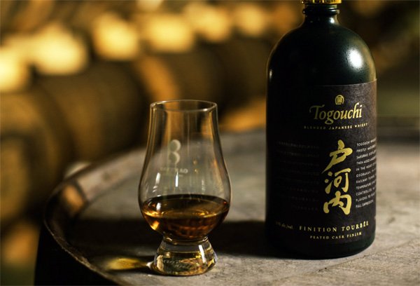 画像1: ブレンデッドジャパニーズウイスキー　戸河内　PEATED CASK FINISH　700ml　[化粧箱入] (1)